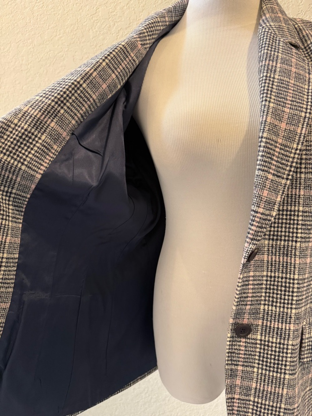 Pendleton Plaid Blazer - Picture 4 of 8